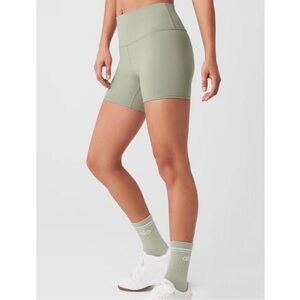 ALO 5” airbrush biker shorts